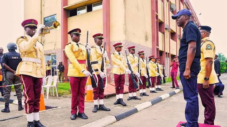 ‘LASTMA Thugs’ Brutalise Driver, Impound Bus, Agency Ignores Victim’s Petition | GOVERNMEND