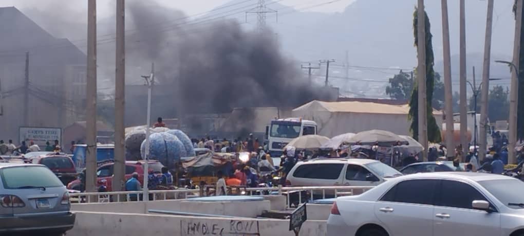 Soldiers Fire Shots as Hoodlums Hijack Food-Laden Trailers in Niger State